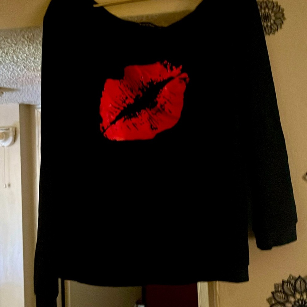 Red lips off shoulder shirt